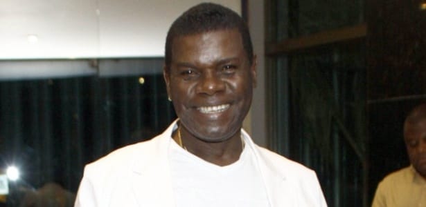 o-cantor-emilio-santiago_copy