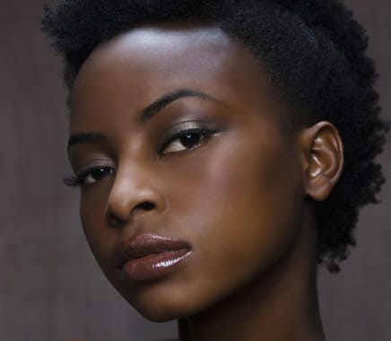 mulher-negra-derme-436