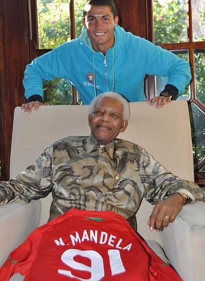 cristianoronaldo_mandela_efe.jpg410