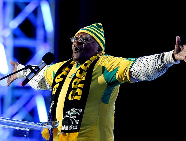 desmondtutu_ap.jpg620