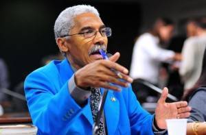 2011060116367 20110601 PH 0015sc-300x197