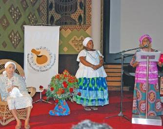 2307-MULHERES-TERREIROS08-IL-334x264