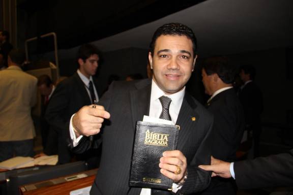 Marco-Feliciano-e-a-bíblia