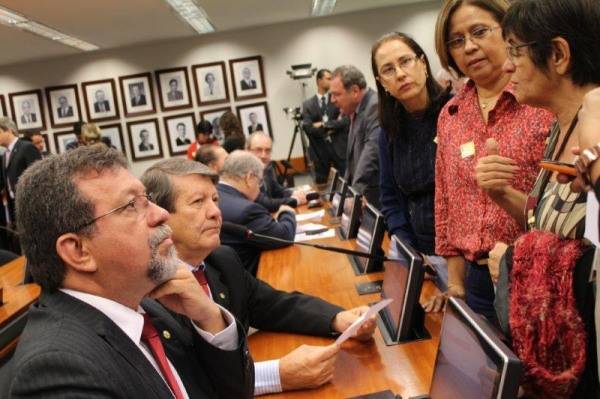 cndm 050613 05143594