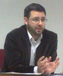 por  André Karam Trindade