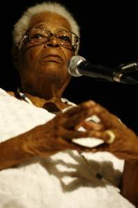 Mae-Stella-4-200x300