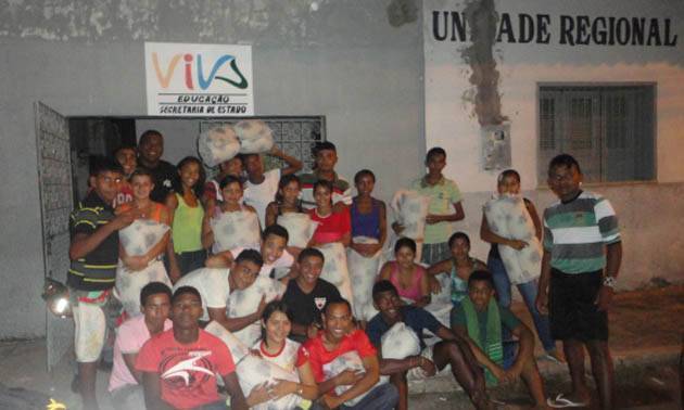 Codo-alunos-acampados-00