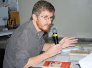 Ser feito de bobo da corte parece ser um papel histórico da classe média que você pode romper, para seu próprio benefício