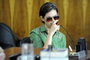 Mara Rúbia: Ele veio com muita força e furou o meu olho