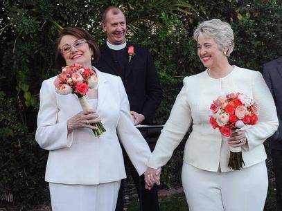 EUA: prefeita viaja a outro Estado para casar com parceira dentro da lei