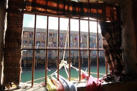 ''As prisões são produtoras de violência. Quanto mais prisões construirmos, mais violenta se tornará a sociedade.'' Entrevista especial com Camila Dias