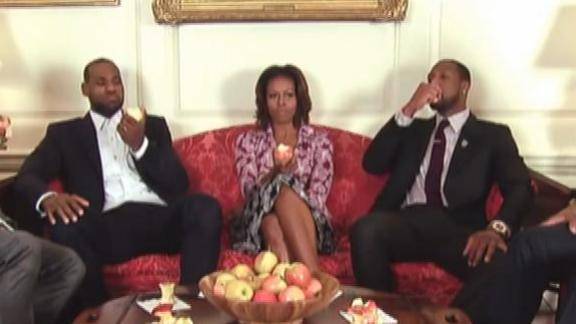 dm 140121 nba obama dunk