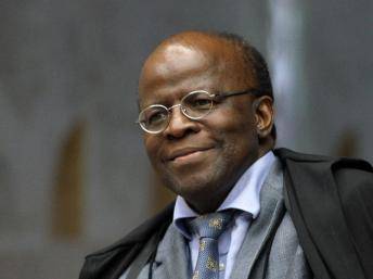 Joaquim Barbosa sobre o racismo: diplomacia brasileira “é muito discriminatória”