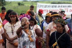 Jogando contra a democracia