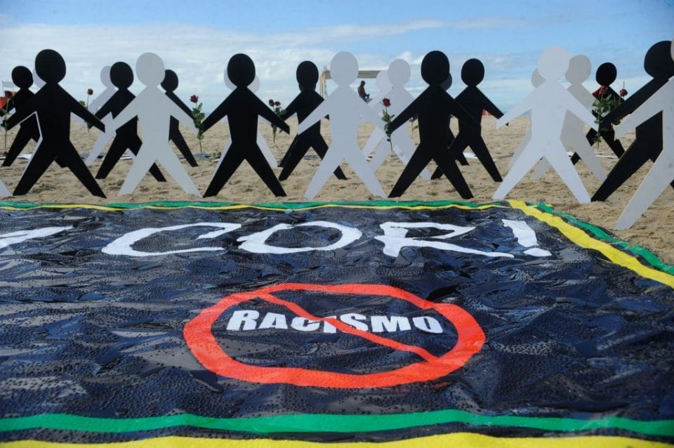 protesto-contra-racismo201403260003-1024x681