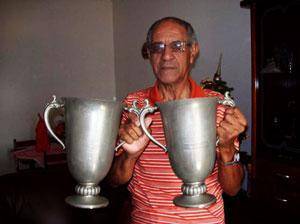 Benedicto Lopes, negro, brasileiro, piloto de carro