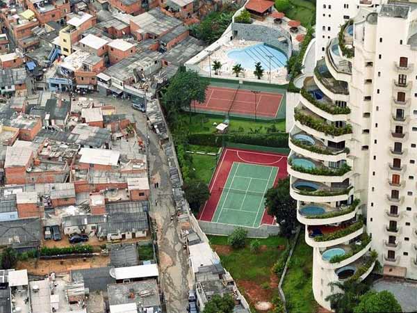 morumbi-predio-favela-600