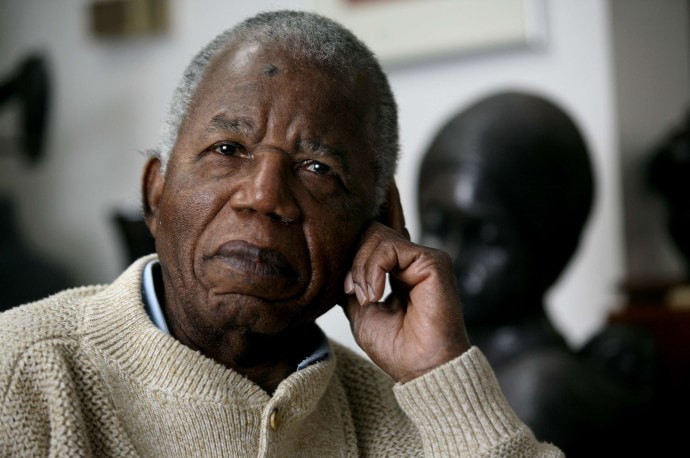 Chinua-Achebe-690x458