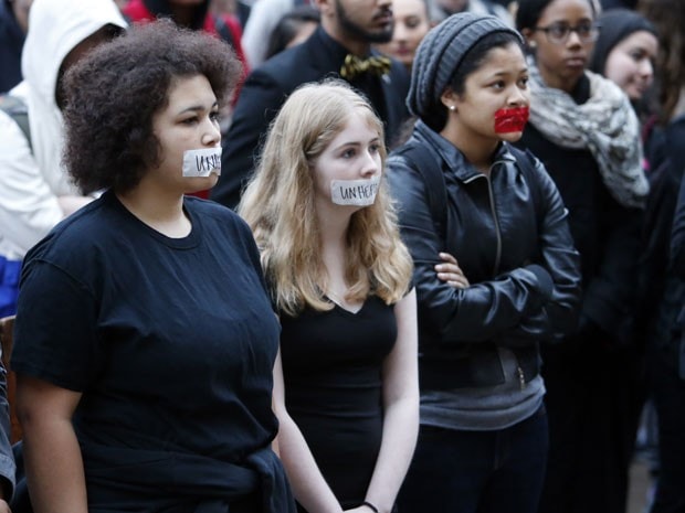 alunos da Universidade de Oklahoma (Foto: Steve Sisney/AP)