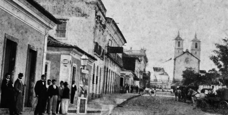 Florianópolis, capital de Santa Catarina, na época de infância de Antonieta de Barros | Foto: Reproduzida com autorização Magnólia Produções/Tratamento Yannet Briggiler