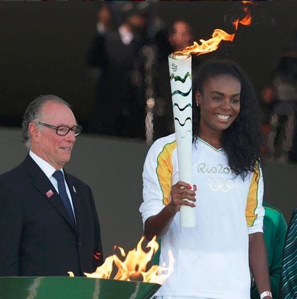 Fabiana Claudino cabelo