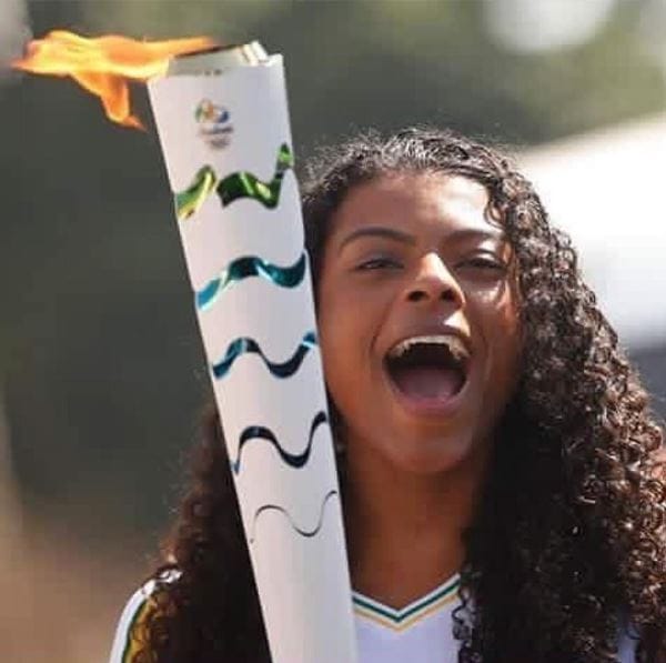 Fernanda Garay cabelo