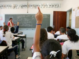 GS7J3696 - EMEF GARCIA D` AVILA - SÃO PAULO SP - 20/06/2007 - VIDA & EDUCAÇÃO - Cenas da Escola Municipal de Ensino Fundamental Garcia D`Avila, no bairro da Casa Verde, zona norte da capital paulista. Na foto, aula de História do primeiro ano do Ciclo 2. FOTO DIGITAL ED VIGGIANI/AE