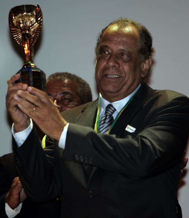 PRÊMIO CRAQUE DO BRASILEIRÃO 2010 - FUTEBOL - ESPORTES - Herói da conquista do tricampeonato mundial do México, em 1970 Carlos Alberto Torres foi homenageados durante a festa prêmio craque do brasileirão de 2010 - Theatro Municipal - Rio de Janeiro-RJ - Brasil - 06/12/2010 - Foto: Djalma Vassão/Gazeta Press