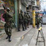 Moradores da Rocinha denunciam invasões